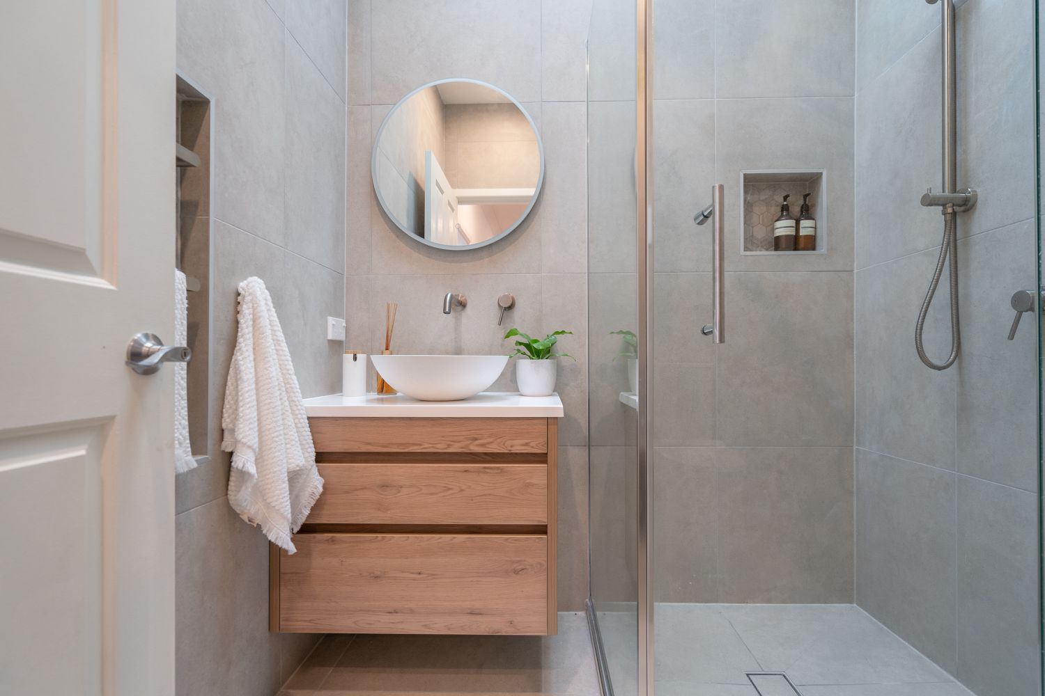 Are Wall-Mounted Vanities Ideal for Small Bathrooms?