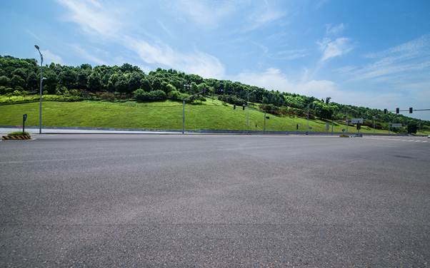 Asphalt Premix vs. Traditional Pavement: Which Lasts Longer?