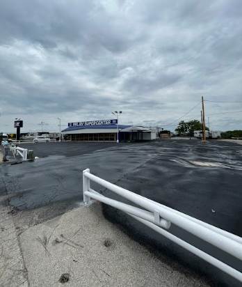 Top Signs Your Driveway or Parking Lot Needs Seal Coating