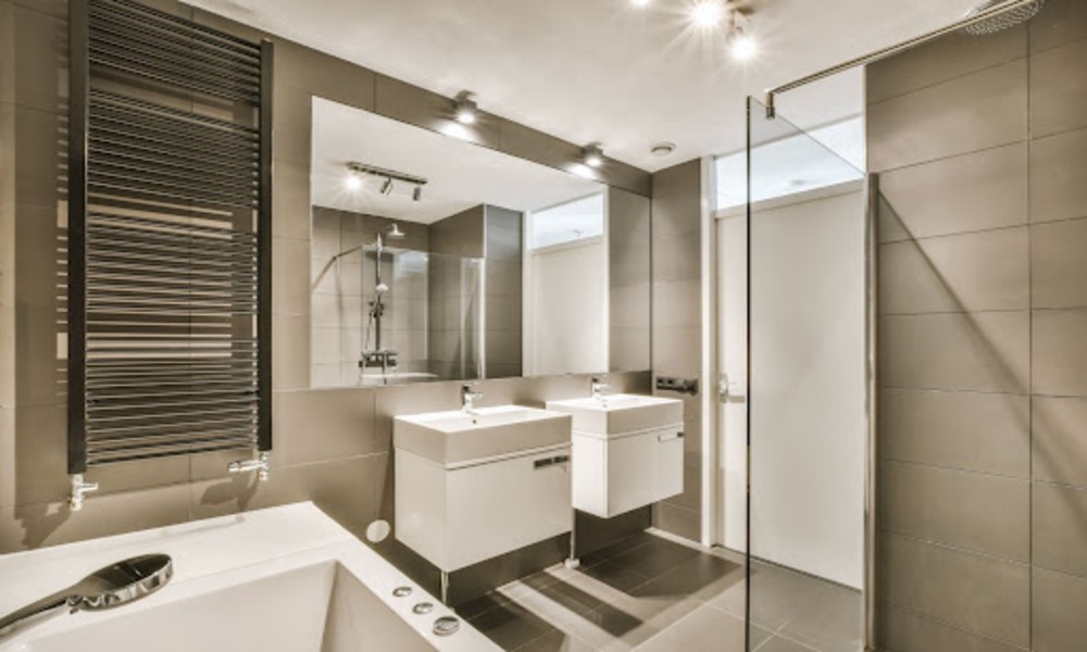 Macomb Bathroom Makeovers: Budget Beauty Secrets Revealed